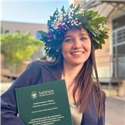 Ricercatrice universitaria in Virologia, laureata con il massimo dei voti in Biotecnologie mediche